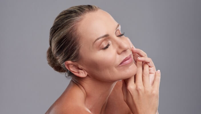 woman with healthy skin)